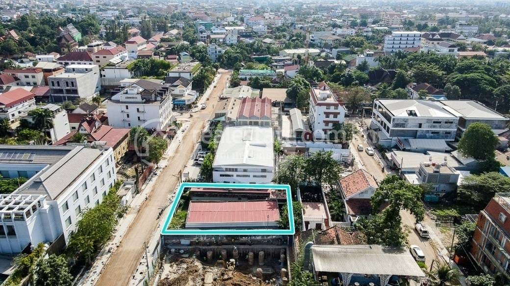 Relief À louer de 696 m² de terrain pour $2,000