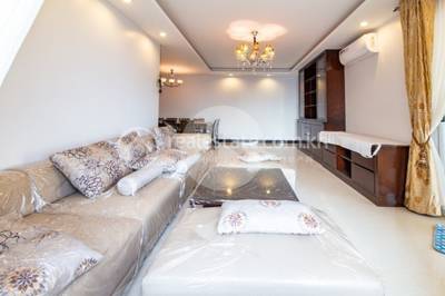 194 sqm Living Size Condo K pronájmu in Chamkarmon