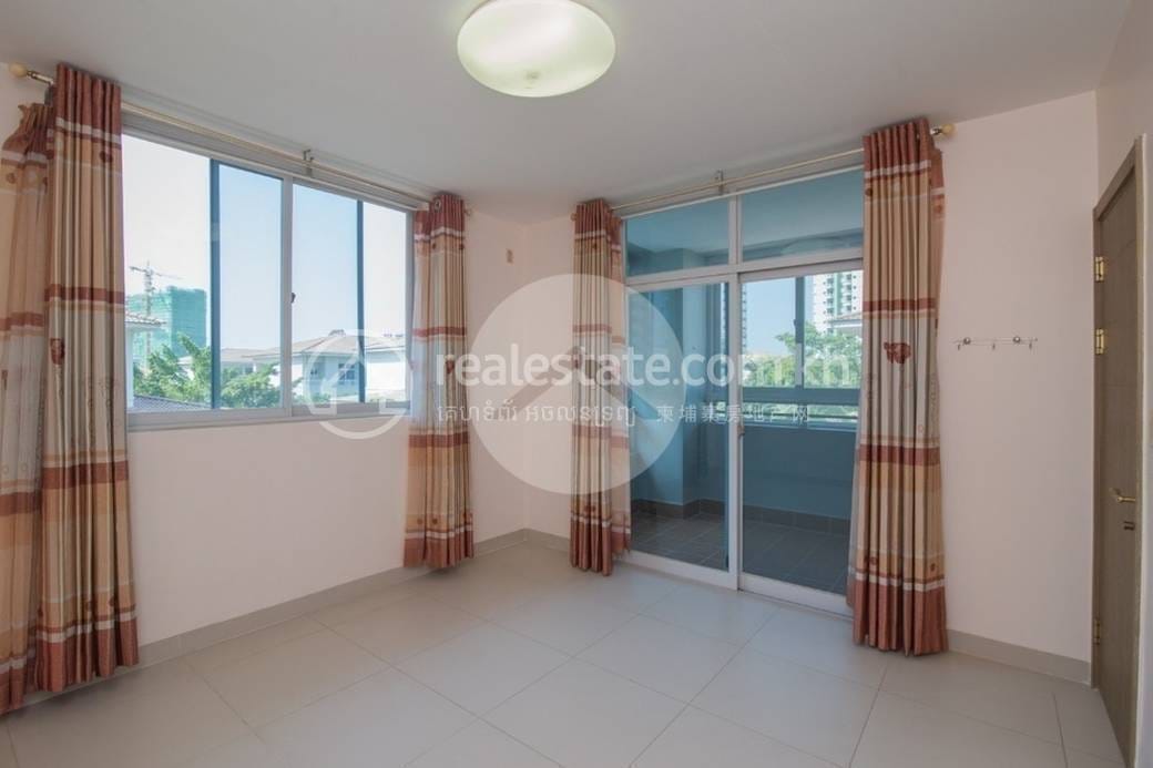 Toul Kork Villa For Sale in Toul Kork
