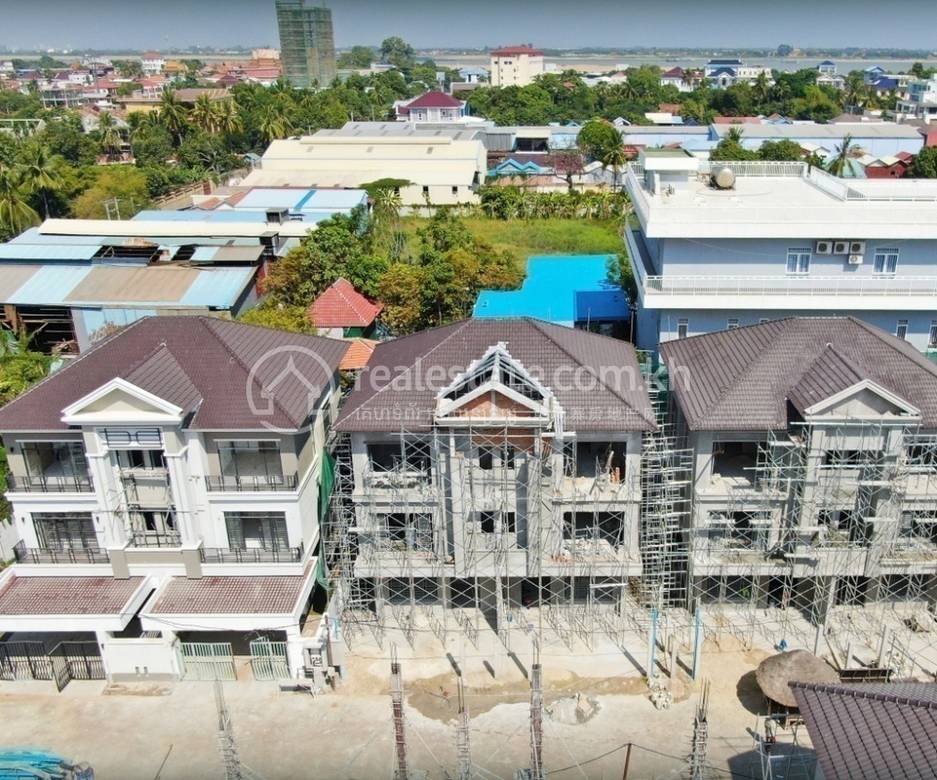 Merry Home | Chbar Ampov Borey Na prodej in Veal Sbov Chbar Ampov $212,000