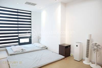 The Penthouse Residence | Condo For Sale in Tonle Bassac, Chamkarmon, Phnom Penh