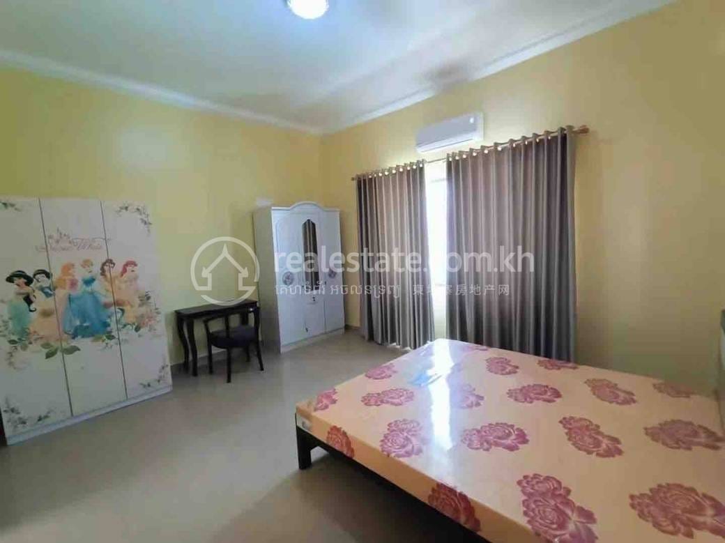 Link House For Rent in Chamkarmon $2,000