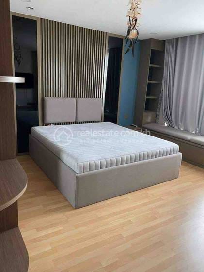 คอนโด สำหรับเช่า ใน 7 Makara $1,000