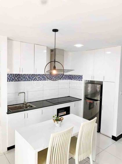 Apartmán se službami K pronájmu in Boeng Keng Kang $650