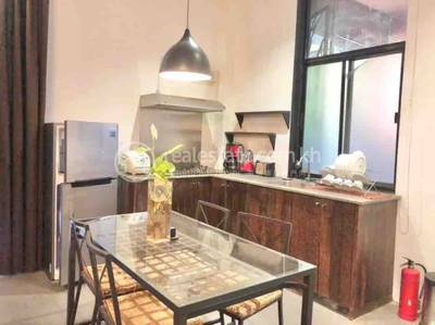 ទន្លេបាសាក់, ចំការមន, ភ្នំពេញ