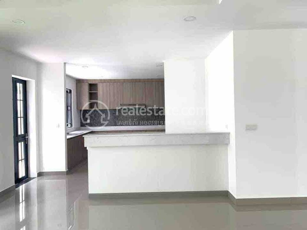 带2个停车位的别墅For Sale & Rent