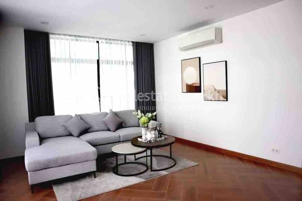 ផ្ទះល្វែង តម្លៃ $1,300