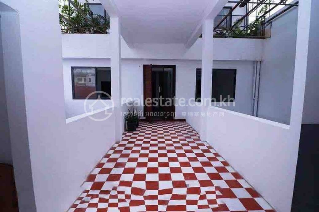 Apartment For Rent in Daun Penh $1,200