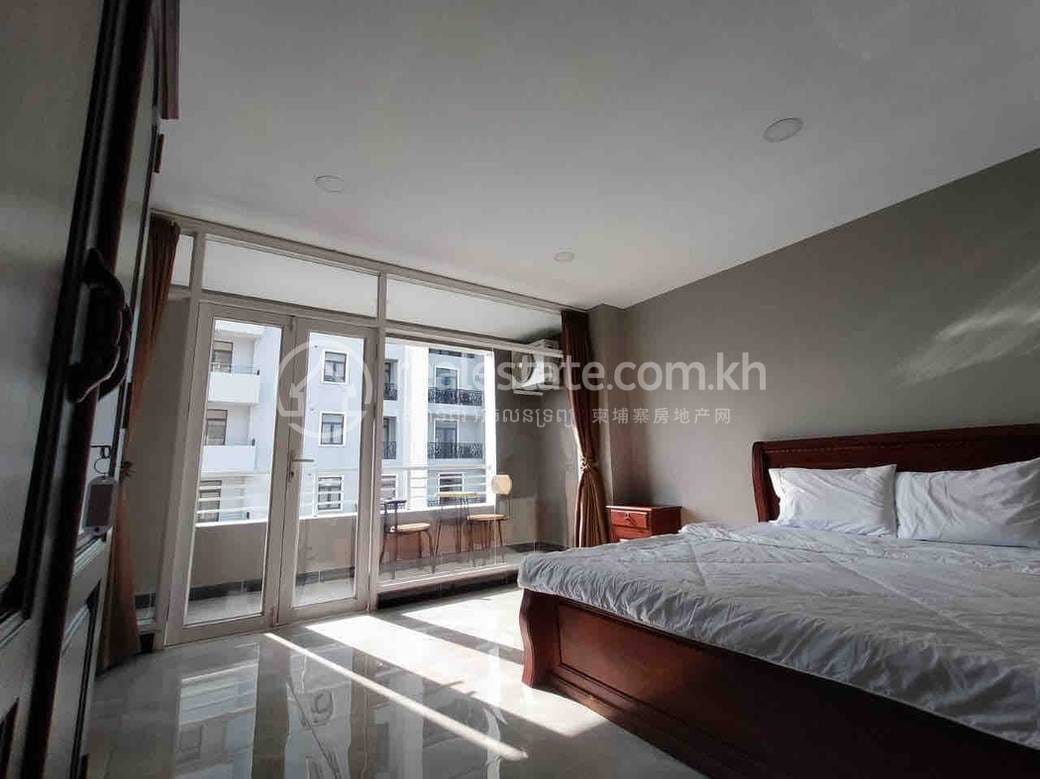 Apartment For Rent with 1 Parking Space