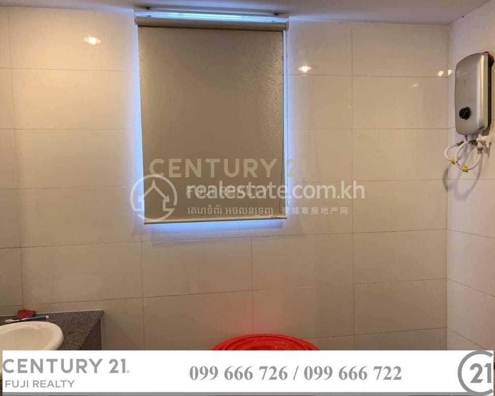 Russey Keo Maison en rangée À vendre à Chrang Chamres I Russey Keo $106,000
