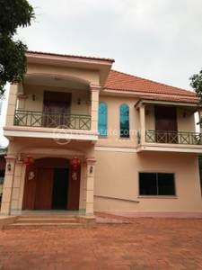 带5个停车位的House and lotFor Sale & Rent