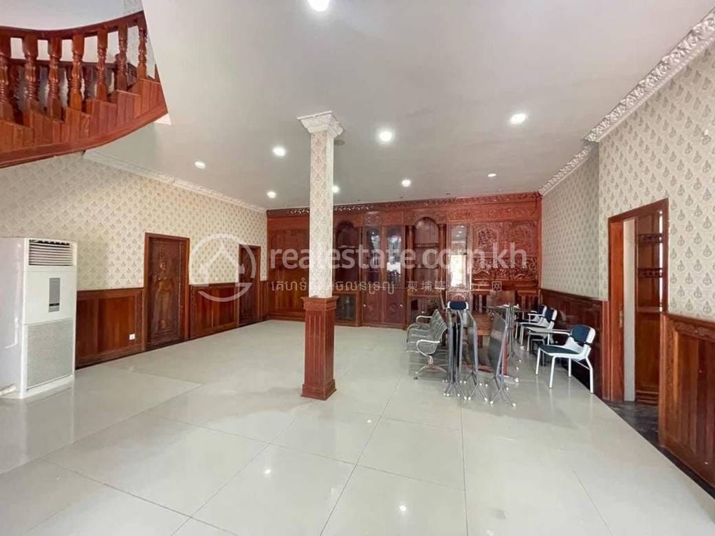 Villa À louer à Kakab 1, Por Sen Chey, Phnom Penh