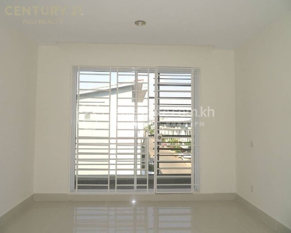Рядовой дом Для Продажи in Russey Keo $130,000