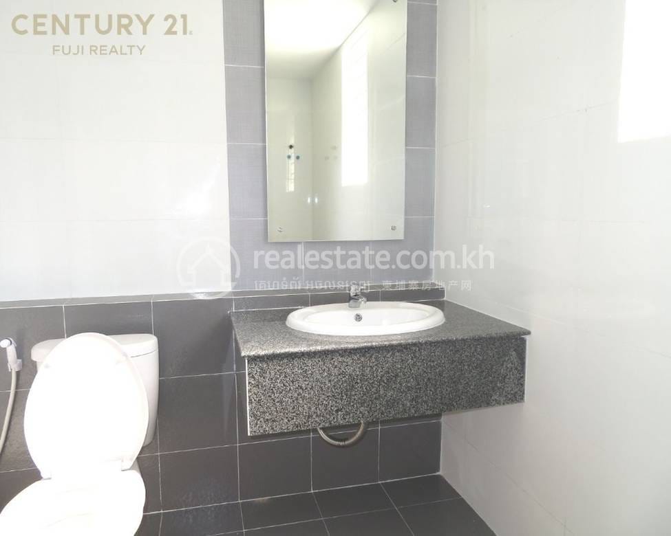 Chrang Chamres I Рядовой дом Для Продажи in Chrang Chamres I