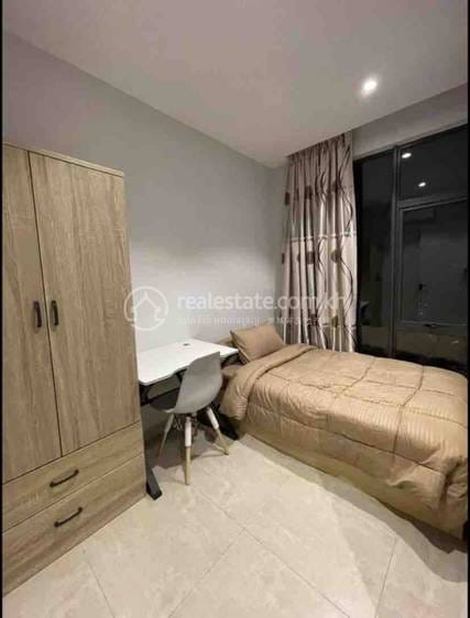 ខុនដូ តម្លៃ $490