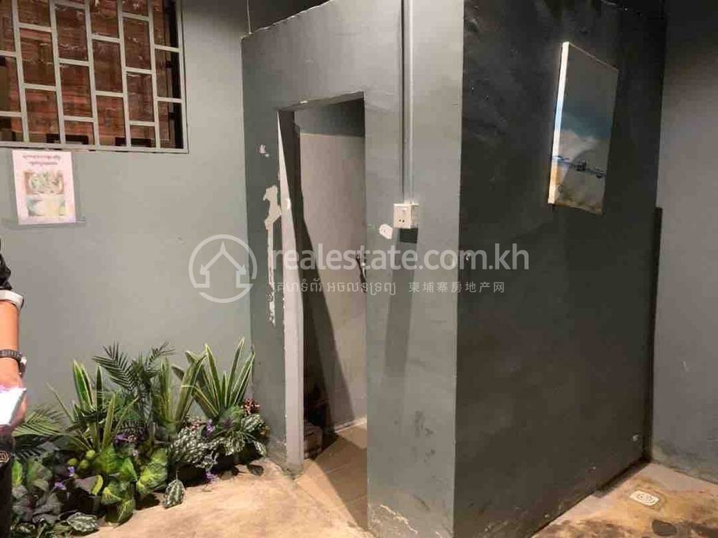 Chamkarmon Shophouse K pronájmu in Toul Tum Poung 1 Chamkarmon $2,300