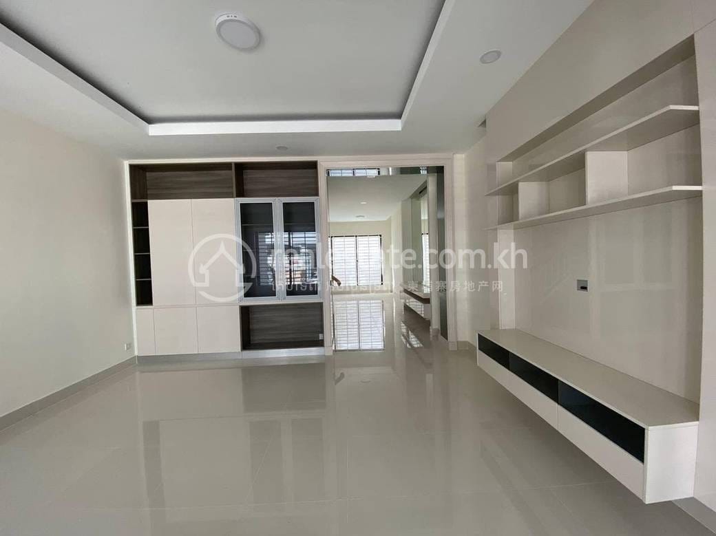 Dangkao双子别墅出售，价格$335,000