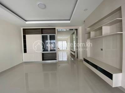 Dangkao双子别墅出售，价格$335,000