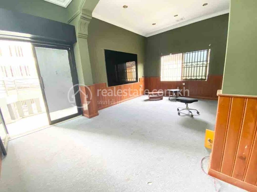 Shophouse For Rent in BKK 1, Boeng Keng Kang, Phnom Penh