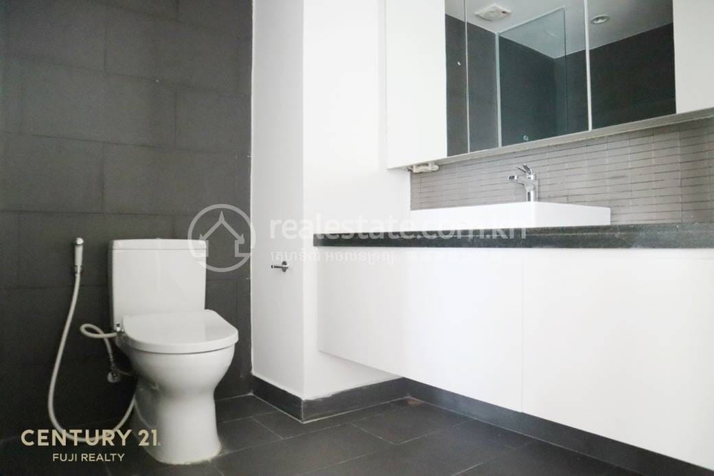 Condo For Sale in Kakap, Por Sen Chey, Phnom Penh