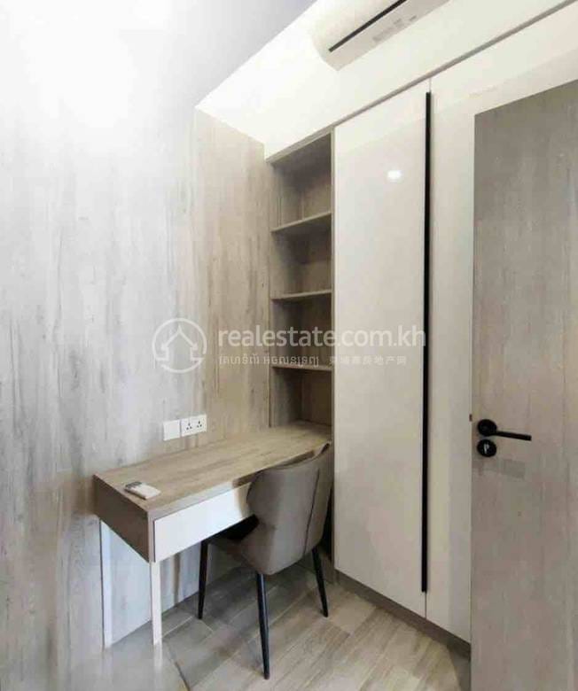 60 sqm Living Size Apartment For Rent in Boeng Keng Kang