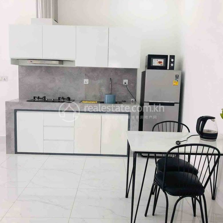 Chamkarmon Condo For Rent in Chamkarmon