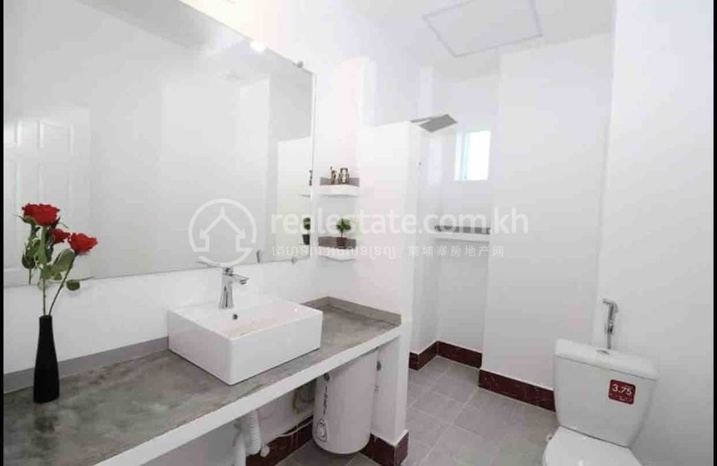 Chamkarmon Condo For Rent in Chamkarmon