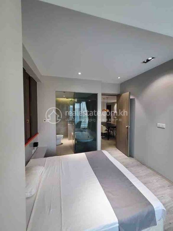 Chamkarmon Condo For Rent in Chamkarmon