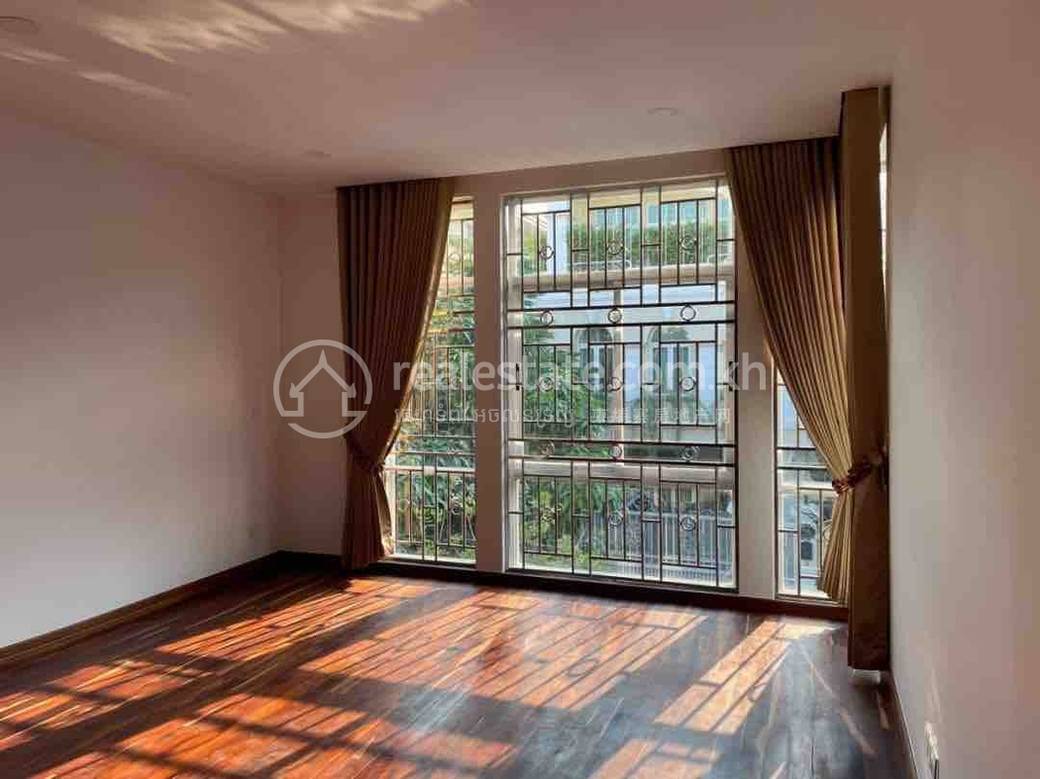 $2,800 Dvojvila