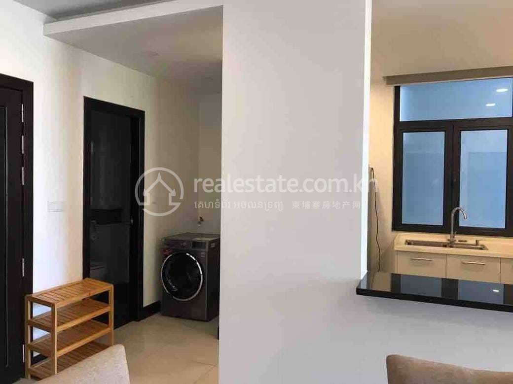 122 sqm Living Size Apartment For Rent in Daun Penh
