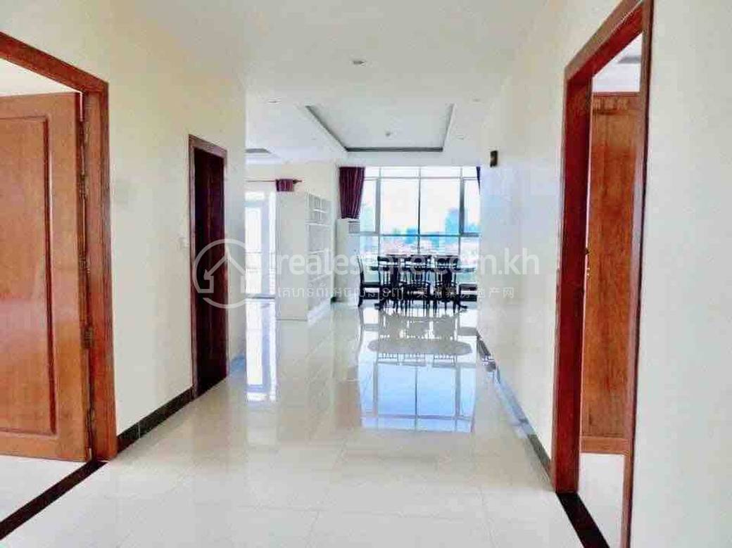 Chamkarmon套房出租，价格$1,200