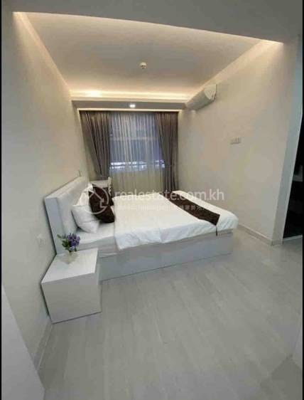 3 Bedrooms Condo For Rent for $2,000