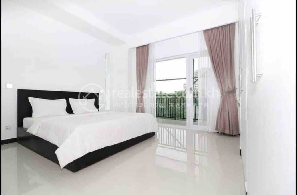 Condo For Rent in Chamkarmon $650