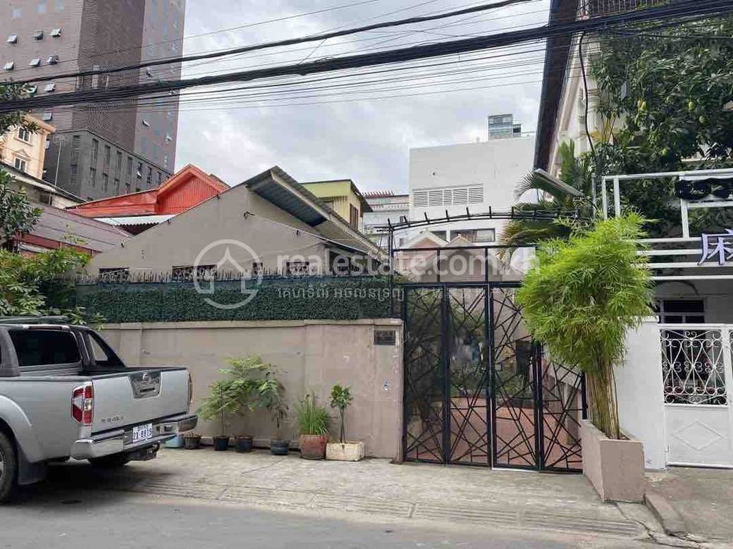 Shophouse K pronájmu with 6 Parking Space