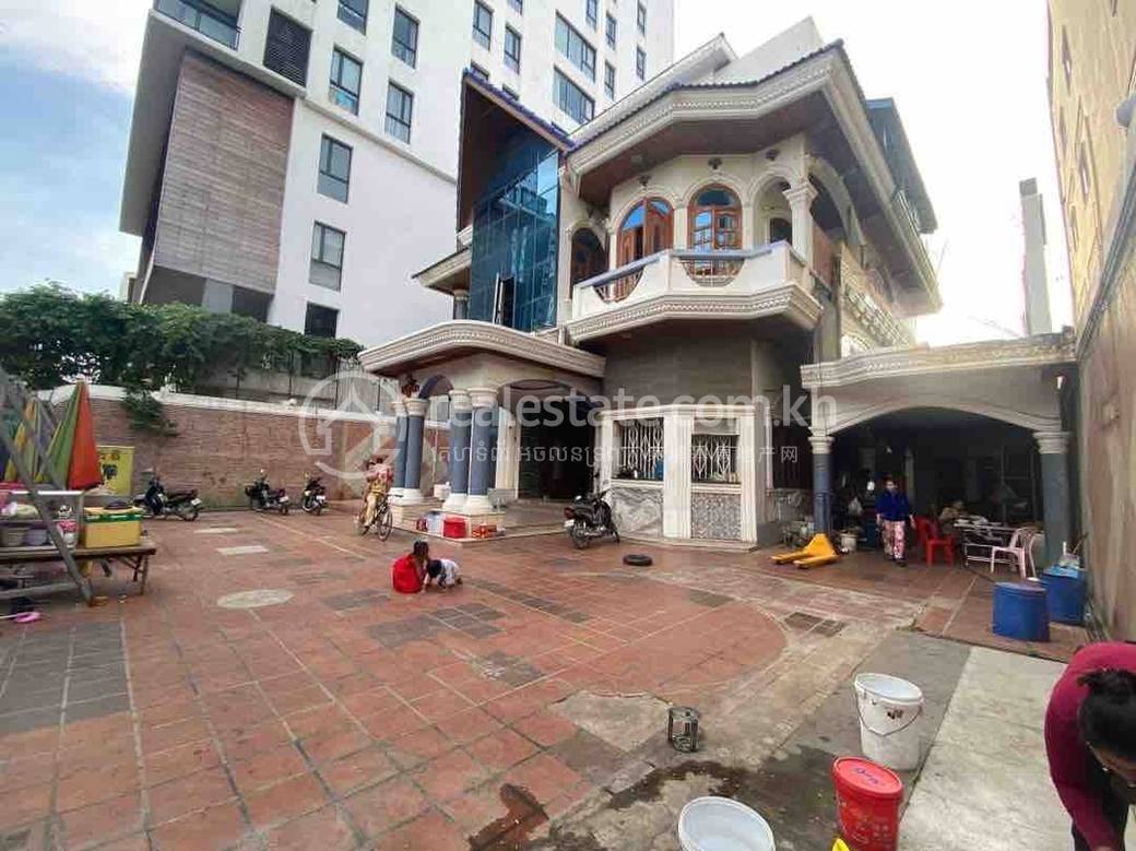 Daun Penh600平方米使用面积别墅出售