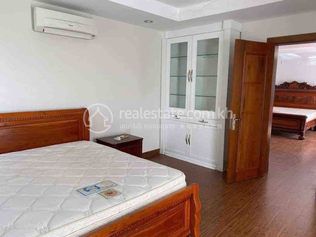 370 sqm Living Size Villa For Rent in Sen Sok