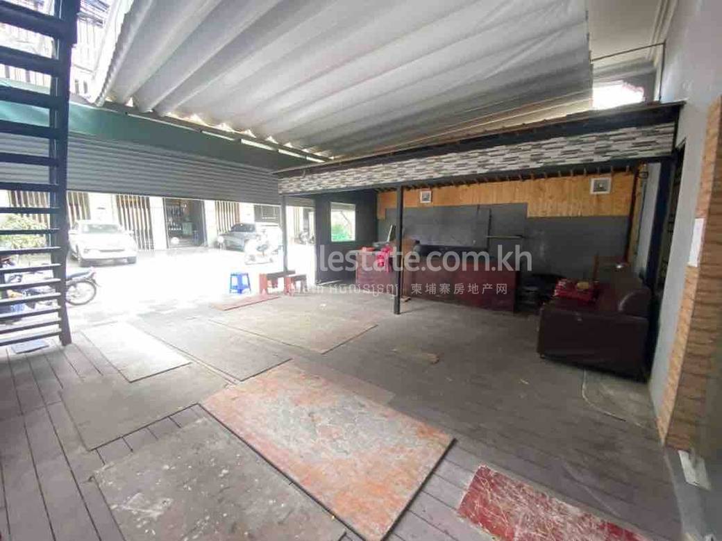 Shophouse For Rent in BKK 1, Boeng Keng Kang, Phnom Penh