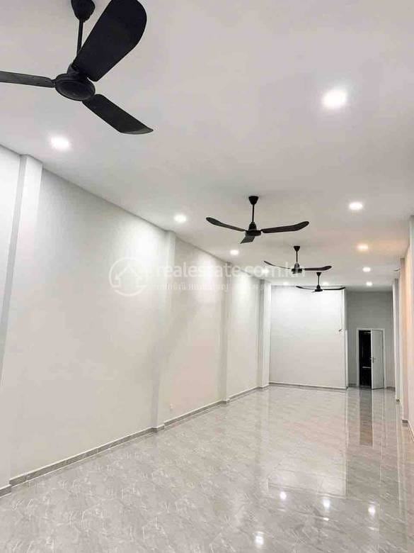 店屋出租，位于塔仔山, 隆边区, 金边