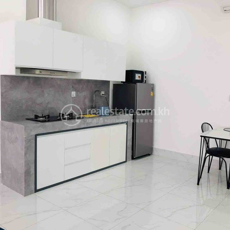 Condo For Rent in Chamkarmon $450