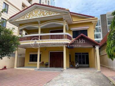 residential Villa for rent ใน Tonle Bassac รหัส 206300
