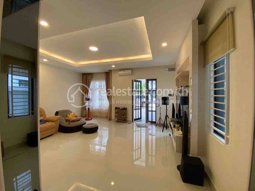 $3,000 Villa Jumelle