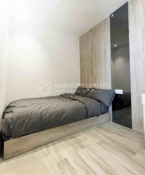 $1,350 Flat