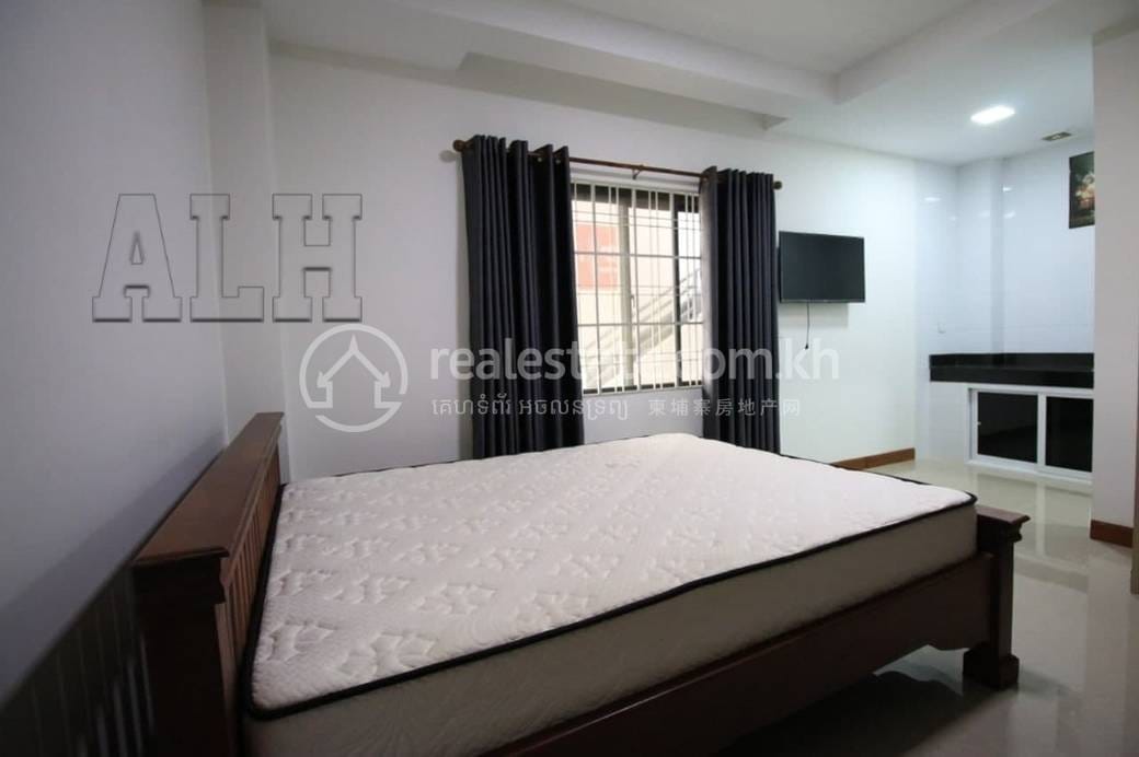 Apartment For Rent with 1 Parking Space