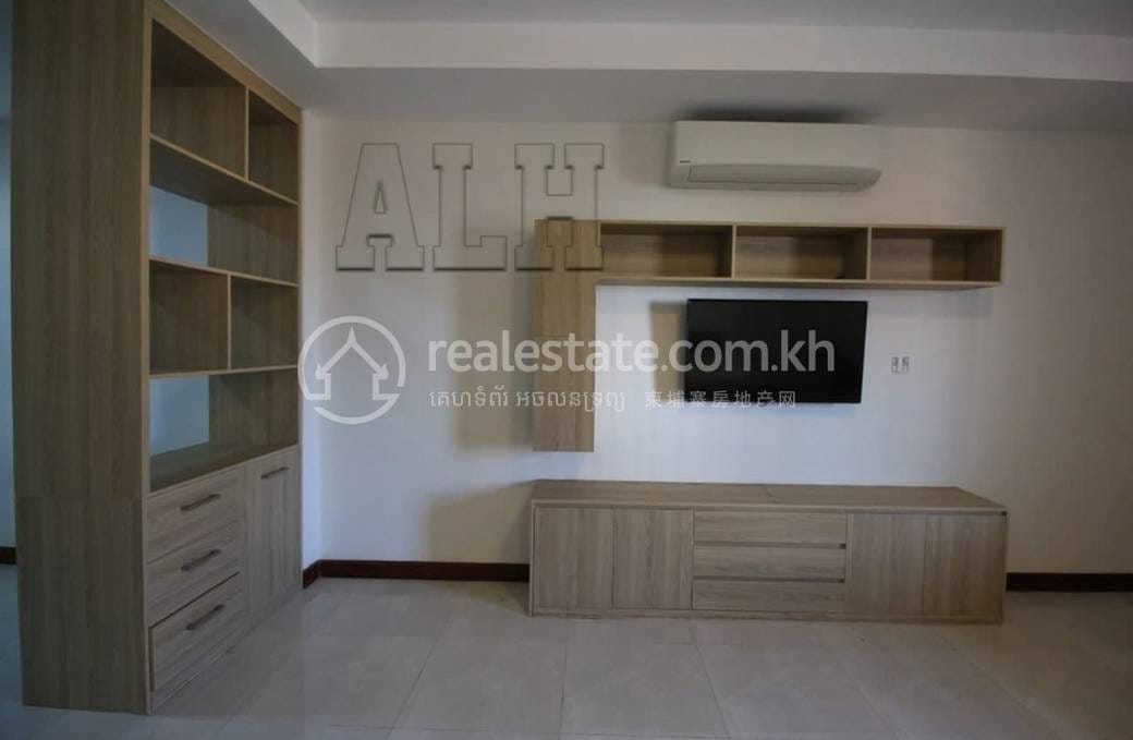 Apartment For Rent with 1 Parking Space