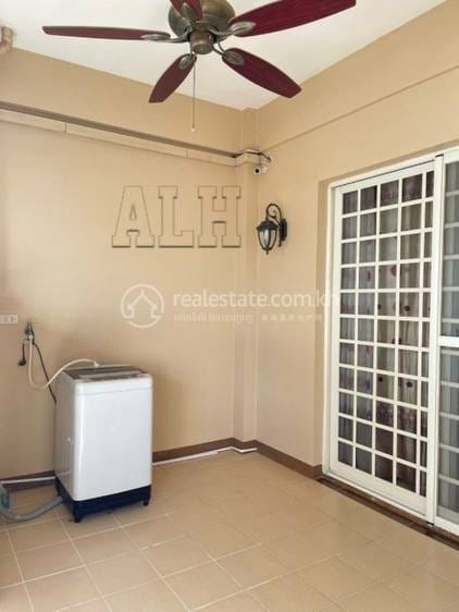 Apartment For Rent in Por Sen Chey $400