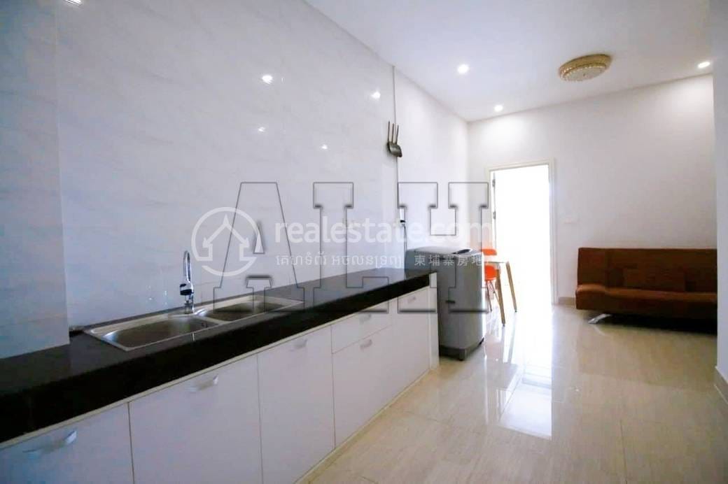 អាផាតមិន សំរាប់ជួល មានកន្លែងចតរថយន្ត 1