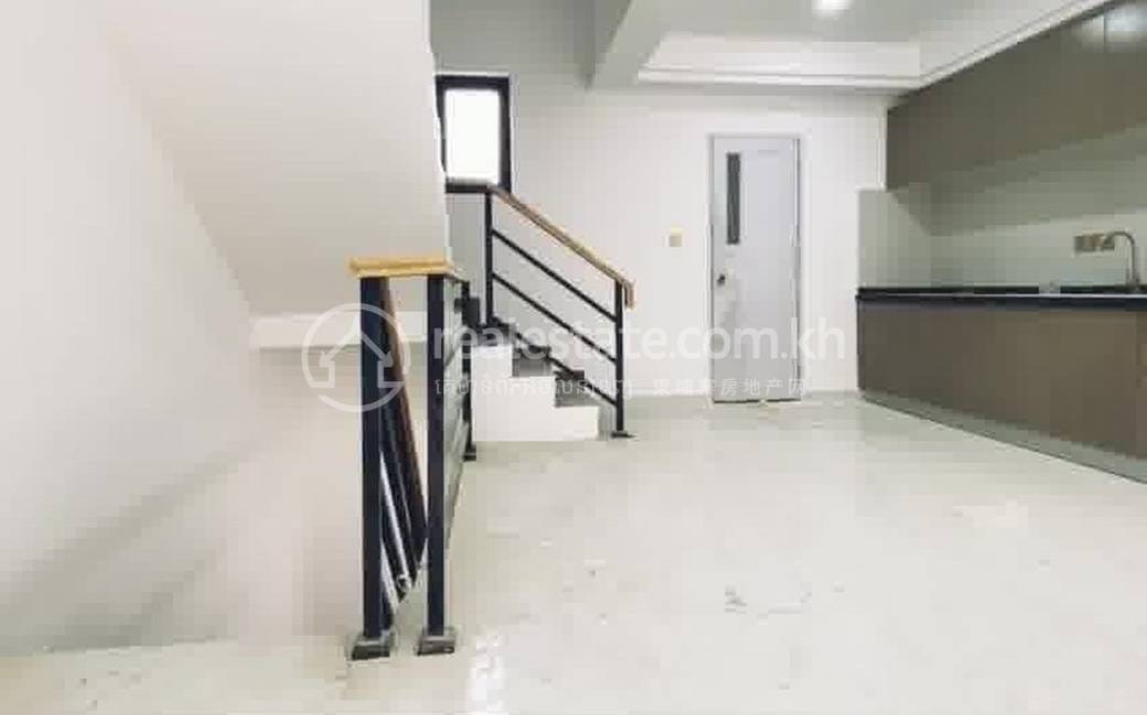 Shophouse Na prodej in Sen Sok $295,000