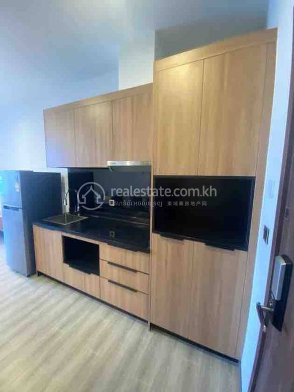 Condo For Rent in Chamkarmon $550