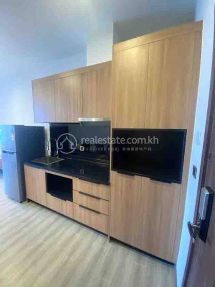 Condo For Rent in Chamkarmon $550