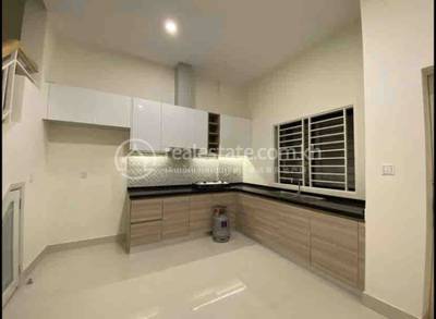 Nirouth, Chbar Ampov, พนมเปญ